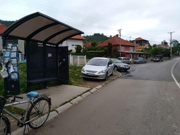 Тинејџерка аутомобилом налетела на вршњаке: Уместо кочнице - стисла гас и ПОКОСИЛА другове